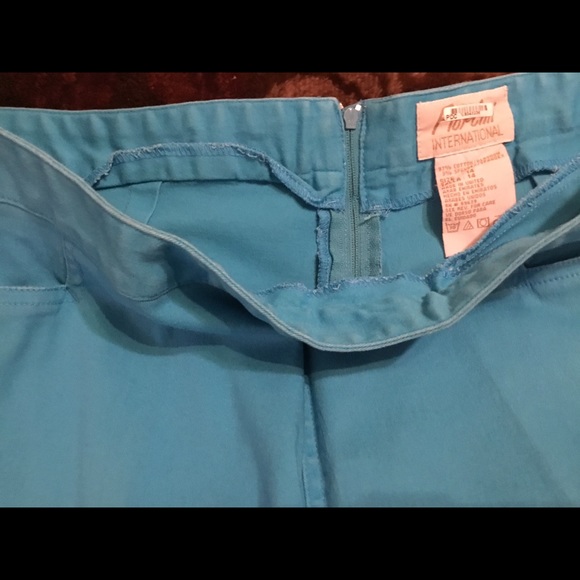 Womens Lovely Fashion Internationals Capris Pants - Picture 2 of 7